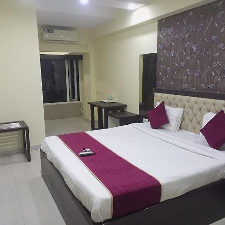 Hotel Eco Park New Town ภายนอก รูปภาพ