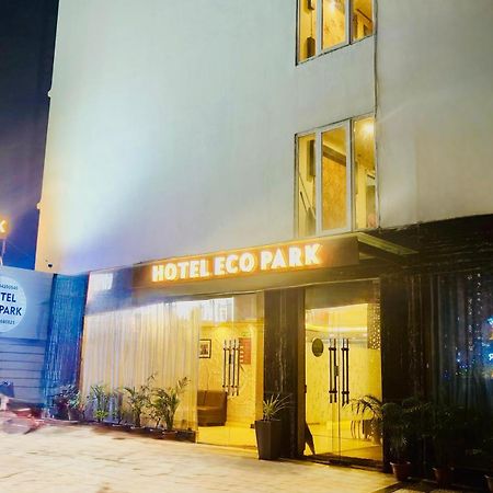 Hotel Eco Park New Town ภายนอก รูปภาพ