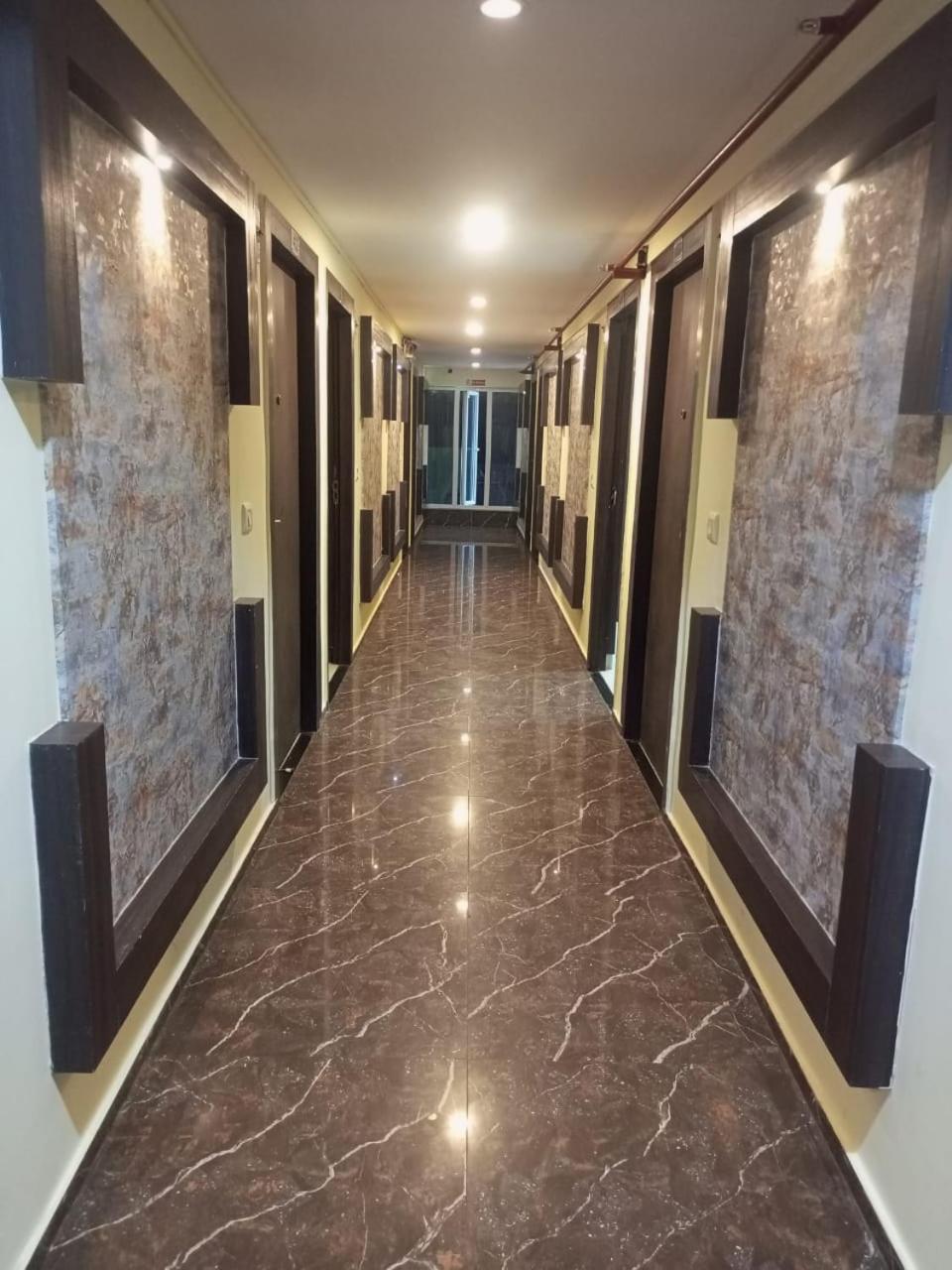 Hotel Eco Park New Town ภายนอก รูปภาพ